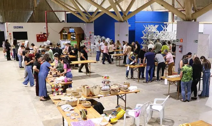 Evento na região reuniu artesãos dos municípios lindeiros ao lago de Itaipu