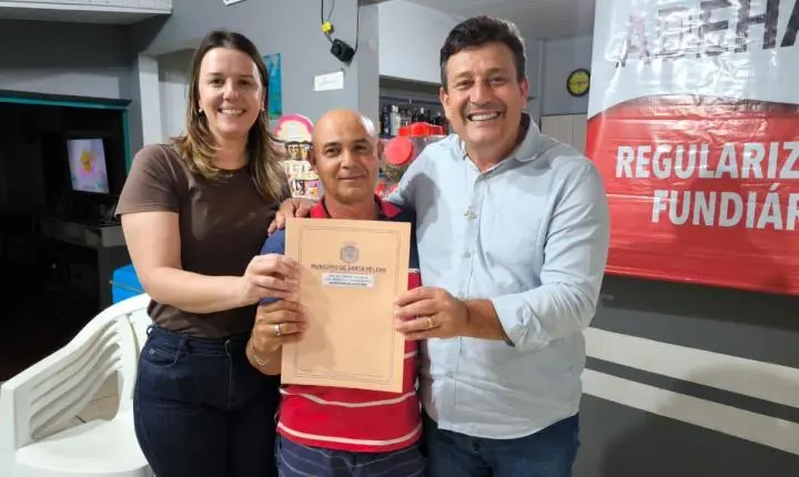 Famílias do Vila Nova recebem matrículas individuais dos imóveis