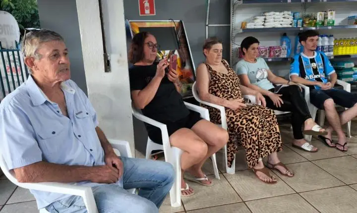 Famílias do Vila Nova recebem matrículas individuais dos imóveis