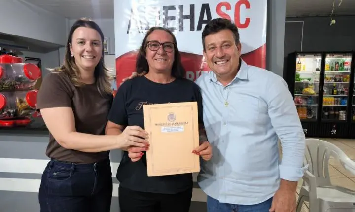 Famílias do Vila Nova recebem matrículas individuais dos imóveis