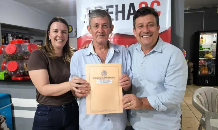 Famílias do Vila Nova recebem matrículas individuais dos imóveis