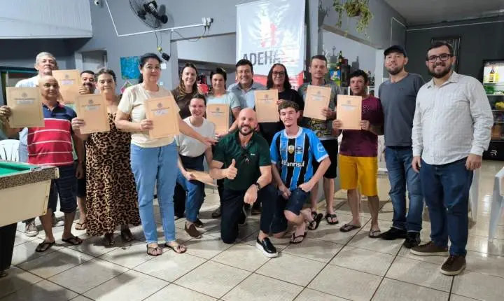 Famílias do Vila Nova recebem matrículas individuais dos imóveis