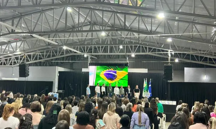 Fórum Mais Ideb reúne educadores de 16 municípios lindeiros em Santa Helena
