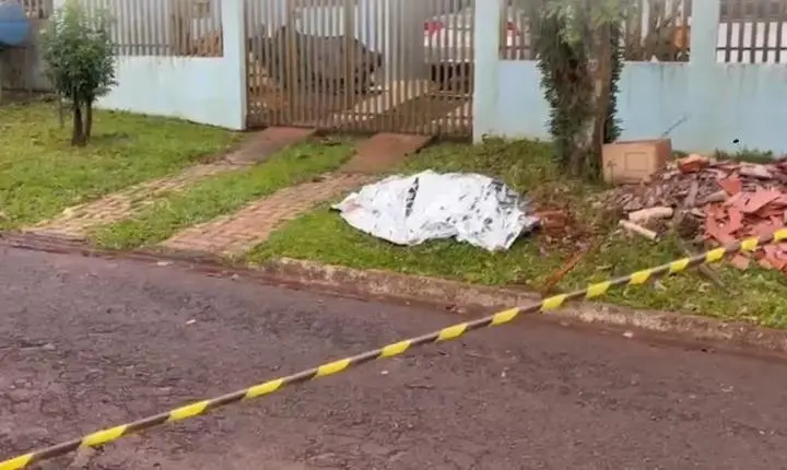 Homem de 42 anos de idade é morto a tiros em via pública em plena luz do dia