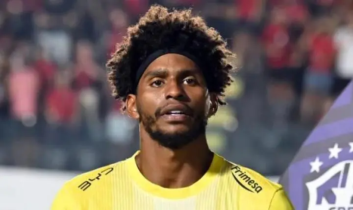 Hugo Souza explica gol sofrido pela Seleção e fala sobre críticas: “Isso me traz uma casca”