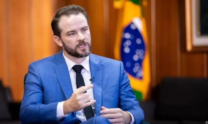 'Imposto do pecado': governo deve enviar regras ao Congresso nesta semana, diz Durigan