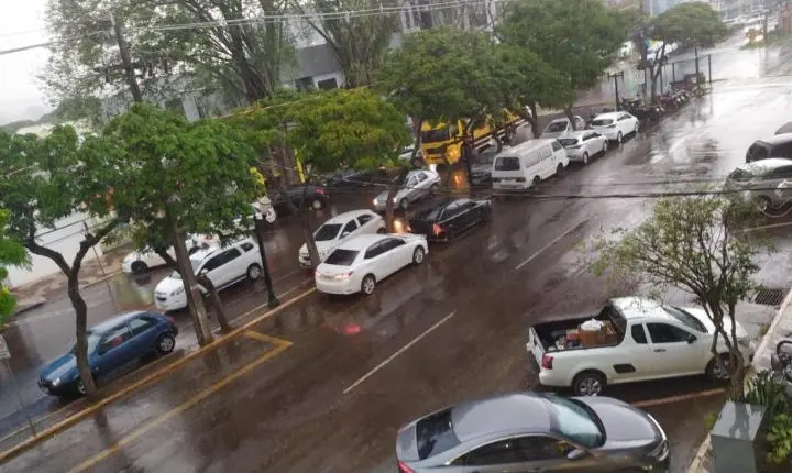 Junho teve frio recorde, tornado F2 e chuva acima da média em várias regiões do Paraná