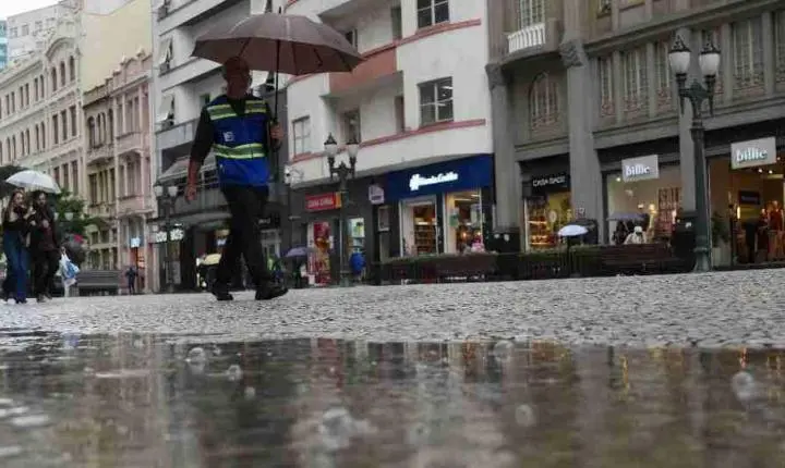 Junho teve frio recorde, tornado F2 e chuva acima da média em várias regiões do Paraná