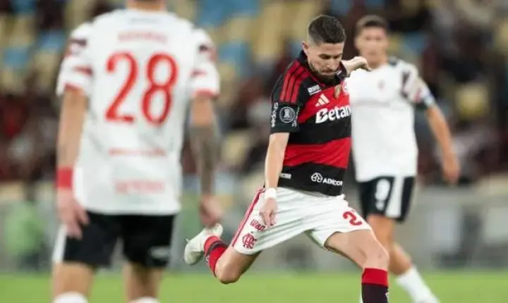Leonardo Jardim ainda tem dúvida importante no Flamengo diante do Estudiantes