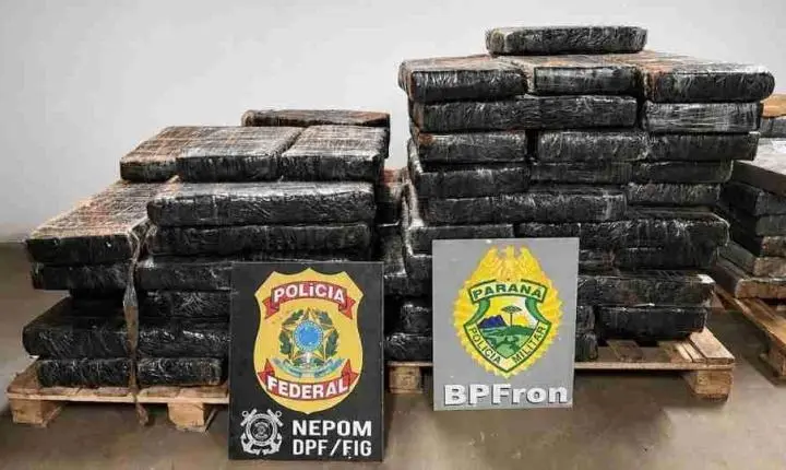 Mais de 1 tonelada de maconha é apreendida em Santa Helena após criminosos abandonarem veículos