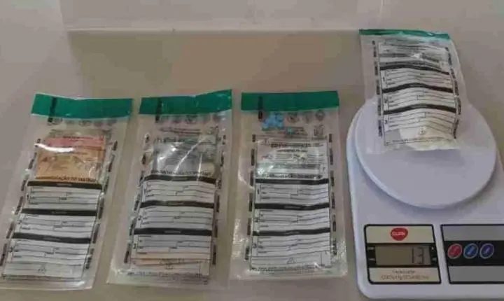 Motociclista é preso com cocaína, ecstasy e notas falsas após perseguição