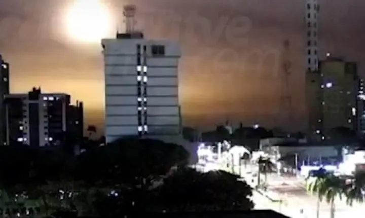 Ó, os ETs de novo!? Clarão misterioso no céu chama atenção no Oeste