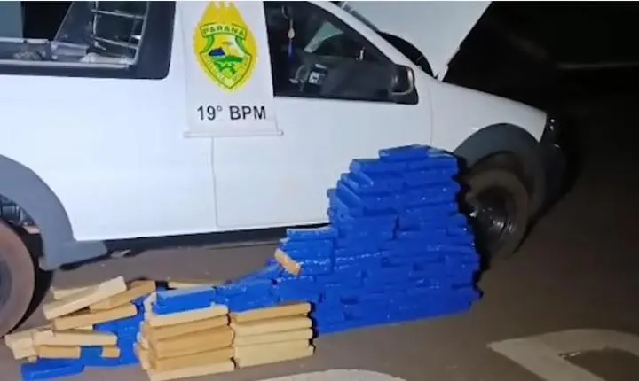 PM apreende 136 quilos de maconha e recupera veículo roubado após perseguição na PR-239