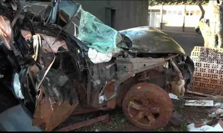 Polícia aguarda laudos e deve ouvir motorista sobre acidente que matou duas jovens em Foz