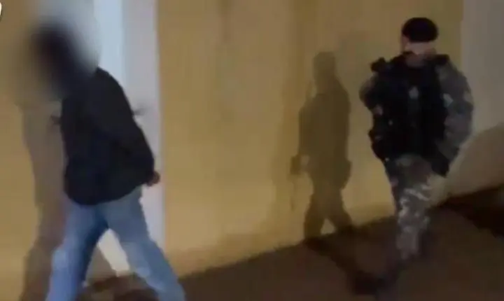 Polícia prende ladrão de caminhonete após proprietário perseguir e atirar contra suspeito