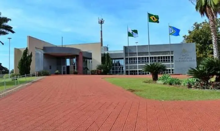 Prefeitura de Itaipulândia abre concurso com salários de até R$ 15 mil
