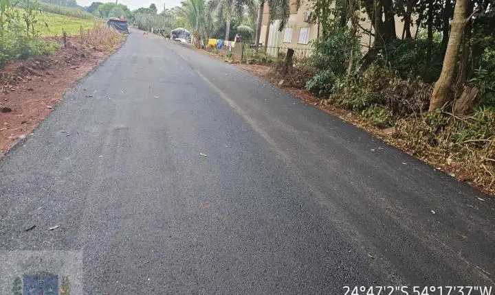 Prefeitura de Santa Helena realiza pavimentação asfáltica em estradas rurais do interior