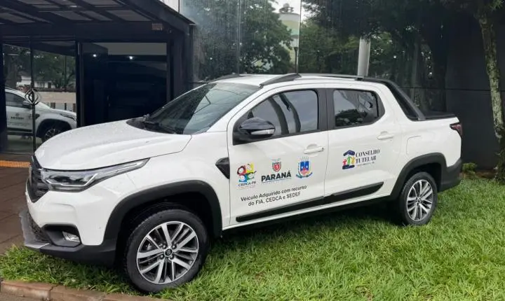 Prefeitura de Santa Helena recebe três veículos para a Assistência Social