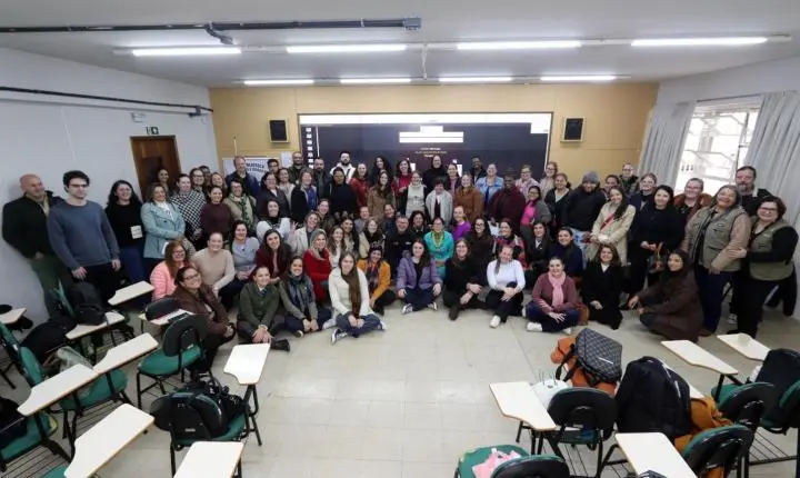 Rede de Bibliotecas do Oeste do Paraná é fortalecida com entrega de cerca de 100 kits literários 