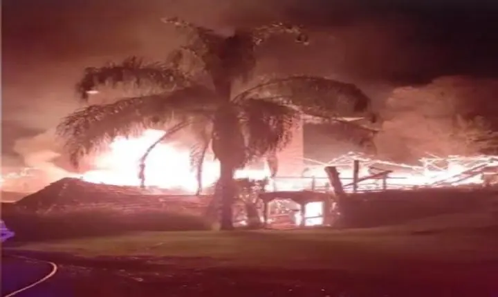Restaurante é destruído por incêndio durante a madrugada. Prejuízo é de mais de R$ 2 milhões