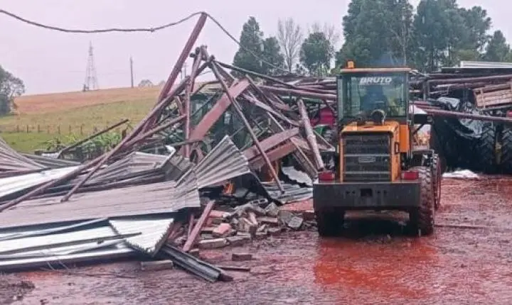 Tornados deixam rastro de destruição no meio rural