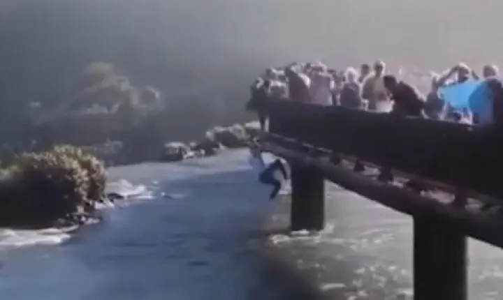 Turista é multado em R$ 7,8 mil após entrar nas águas das Cataratas para pegar celular