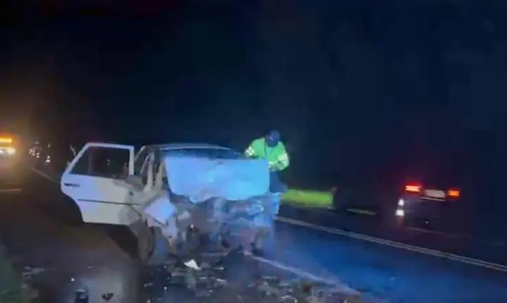 Ultrapassagem forçada provoca acidente e mata casal de idosos na BR-277