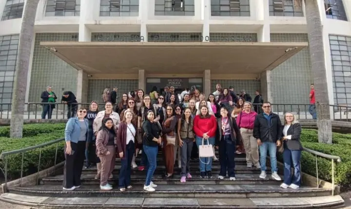 Visita técnica leva agentes de bibliotecas de municípios do Oeste a espaços de referência em Curitiba
